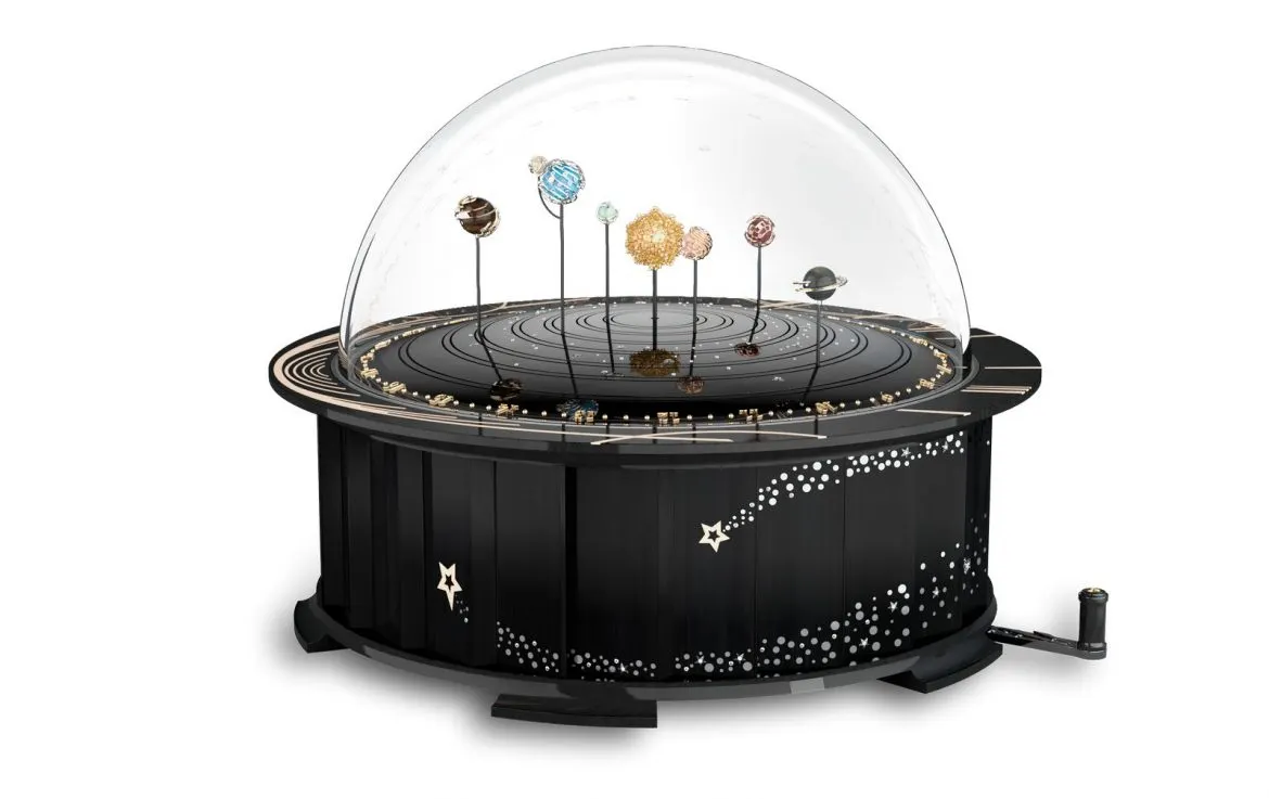 Van Cleef & Arpels aduce soarele în casa ta cu ajutorul unui Planetariu uimitor
