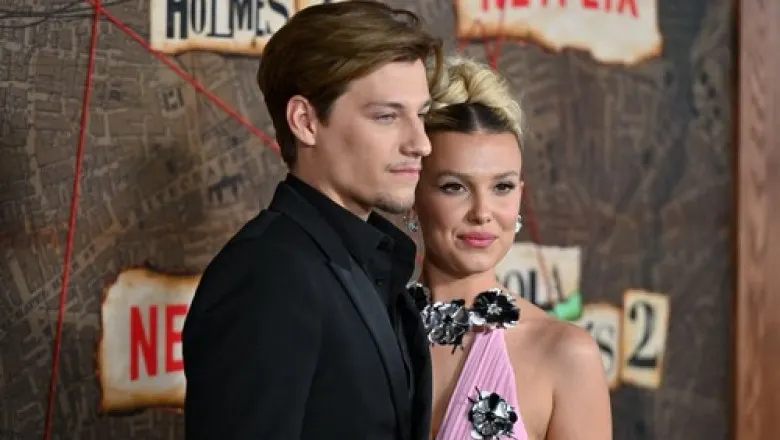 Bat clopote de nuntă în showbiz! Fiul lui Jon Bon Jovi s-a logodit cu Millie Bobby Brown
