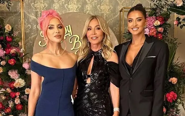 Ploaie de vedete la petrecerea de lux organizată de Anastasia Soare pentru mama sa