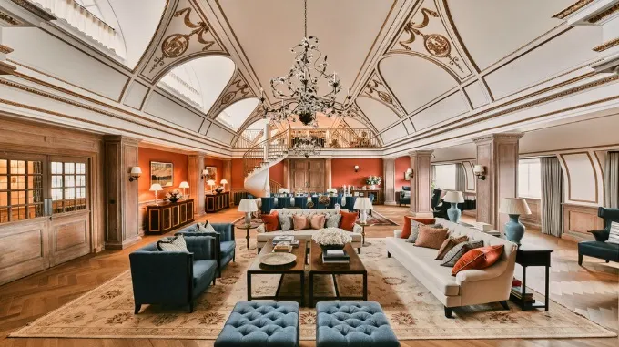 Cum arată interiorul penthouse-ului istoric din Londra de 43,3 mil. $, cu vedere la Big Ben și la râul Tamisa