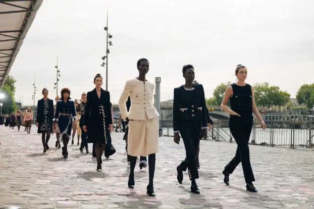 Couture parizienne de la Chanel