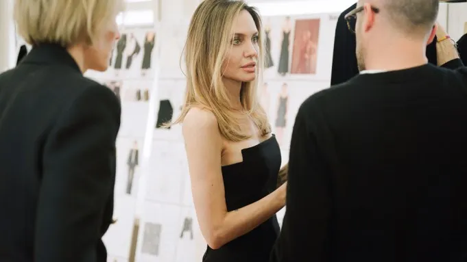Colecția Chloé x Atelier Jolie este o sărbătoare a puterii feminine