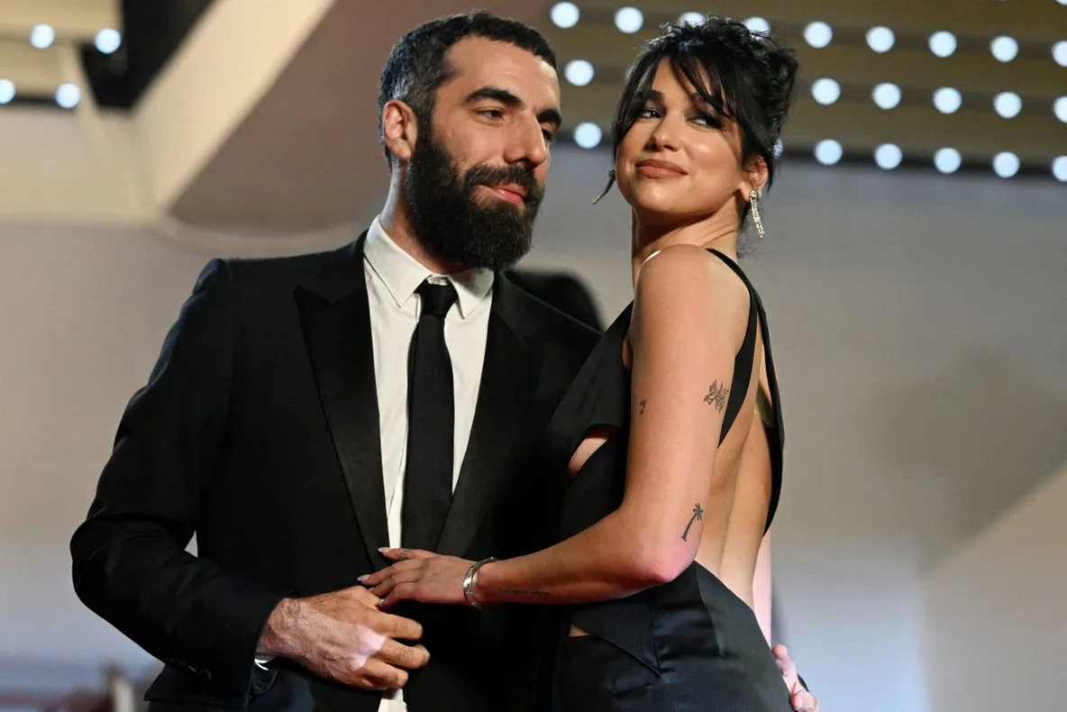 Dua Lipa și iubitul regizor și-au spus adio, după 8 luni de relație, iar motivul este incredibil!