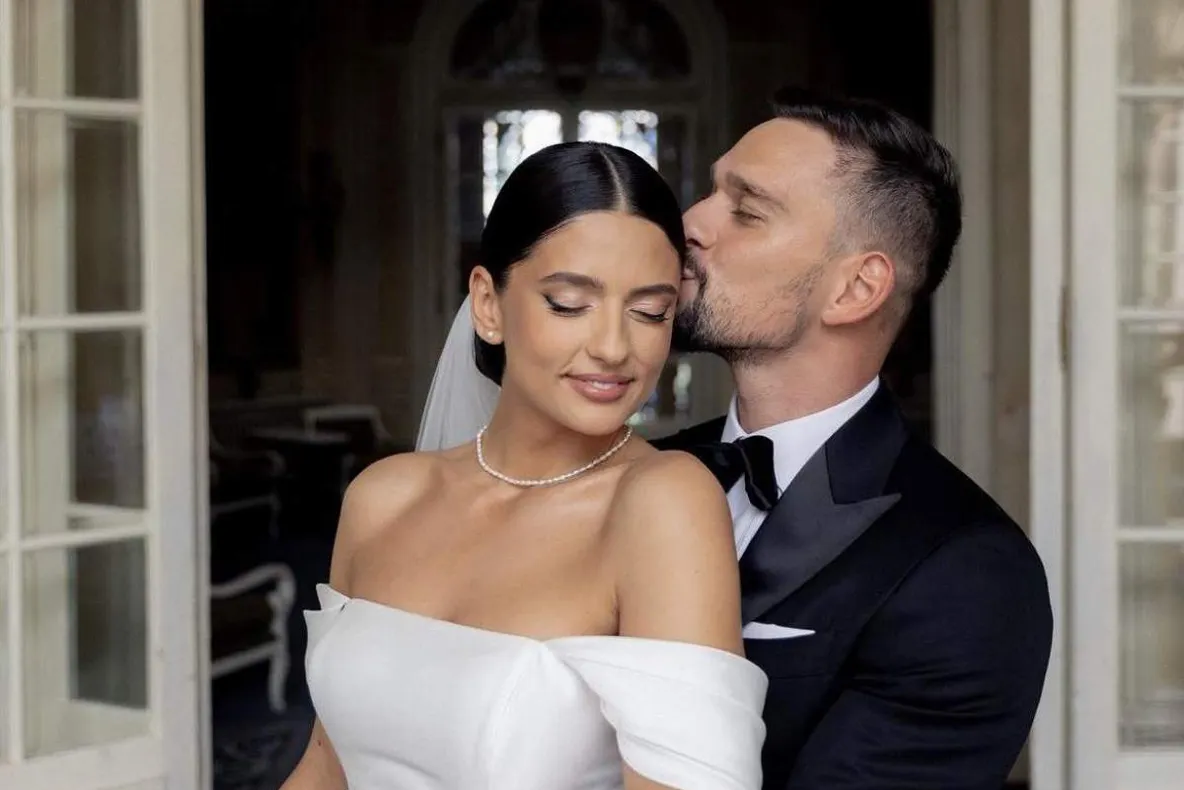 Vlad Gherman și Oana Moșneagu s-au căsătorit religios. Imagini de la nuntă