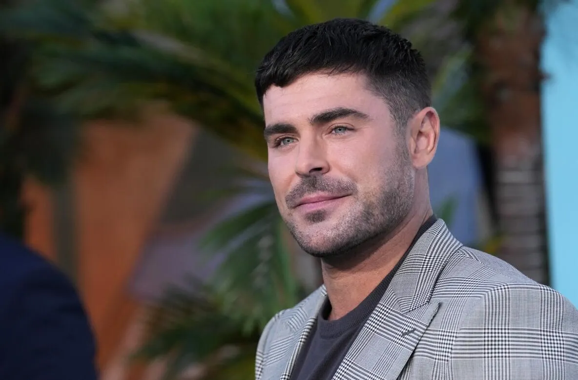 Zac Efron, dus de urgență la spital după un accident la piscină, în Ibiza