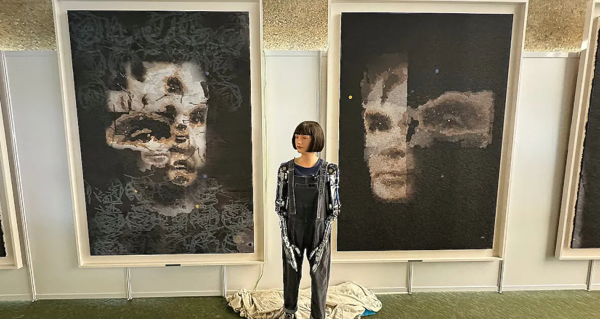 Sotheby’s scoate la licitație primul portret realizat de un robot