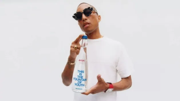 evian și Pharrell Williams dezvăluie noua sticlă, Fountain of Youth