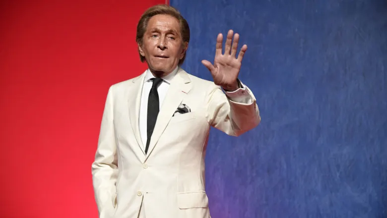 A murit creatorul de modă italian Valentino. Avea 93 de ani