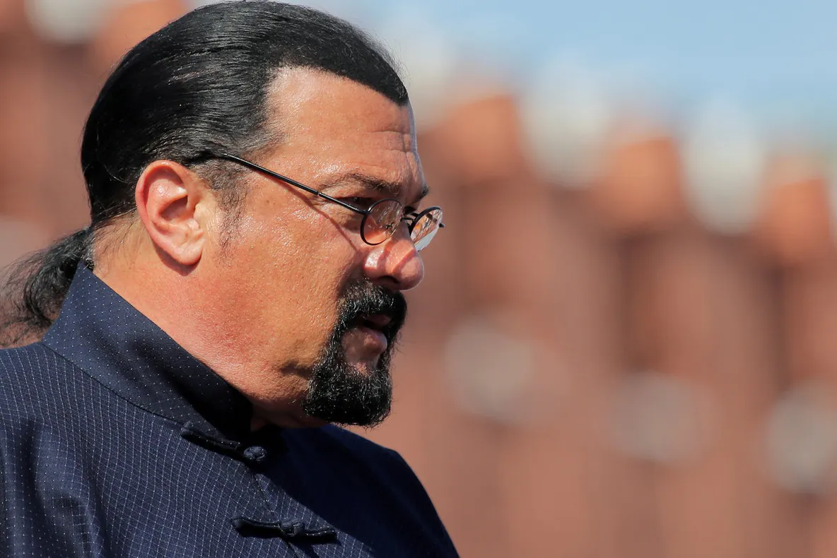 Steven Seagal își vinde conacul din Moscova