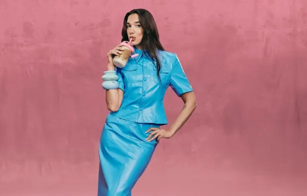Nespresso mizează pe Dua Lipa pentru a atrage o nouă generație