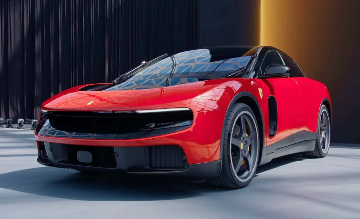 Acțiunile Ferrari scad după lansarea primului model electric