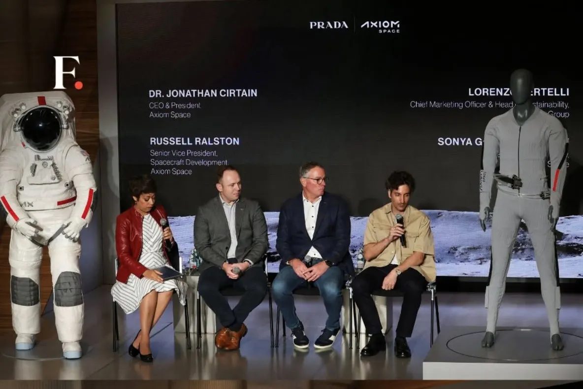 Prada a prezentat noile costume ale astronauților de la NASA