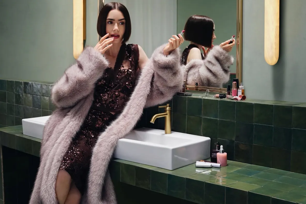 Zalando transformă indecizia în materie de modă într-o comedie cu Lily Collins