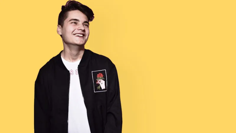 selly andrei selaru a facut 19 ani