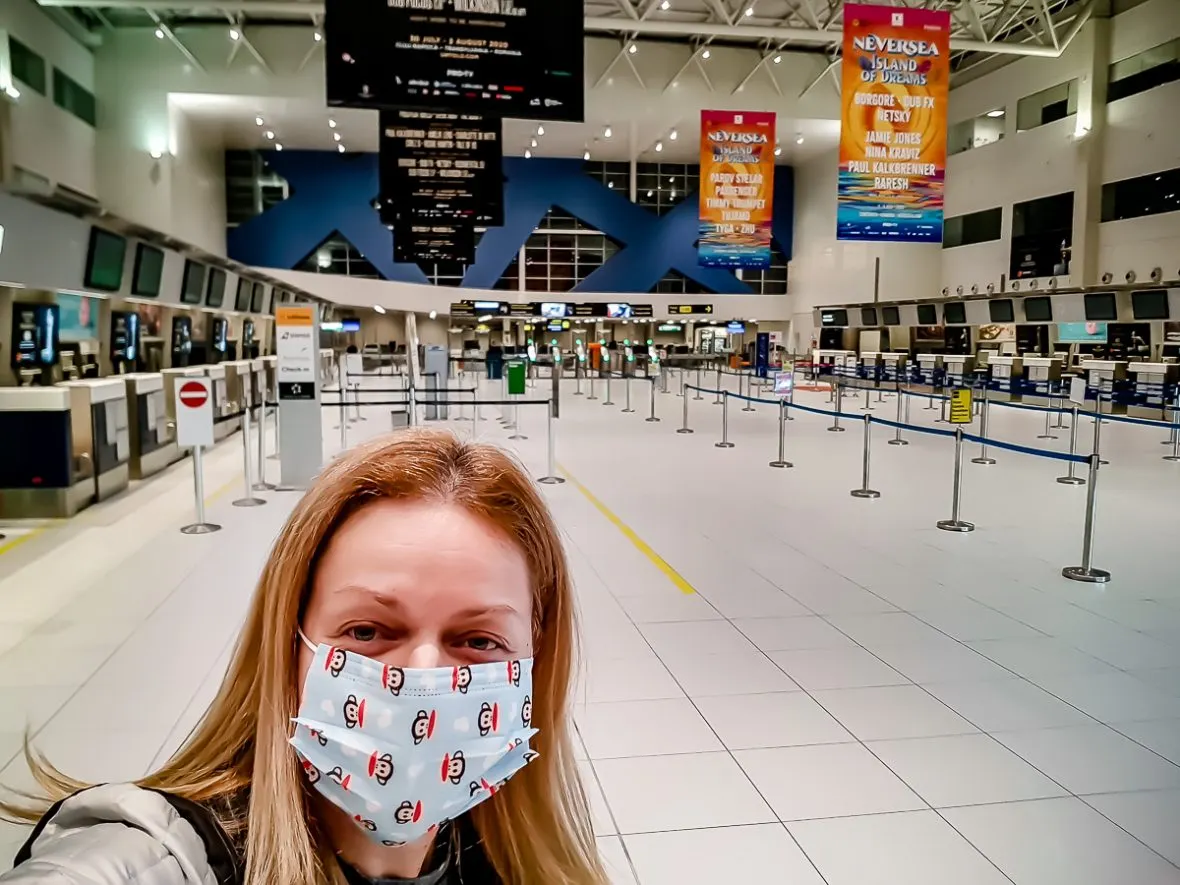 dana mladin la aeroport