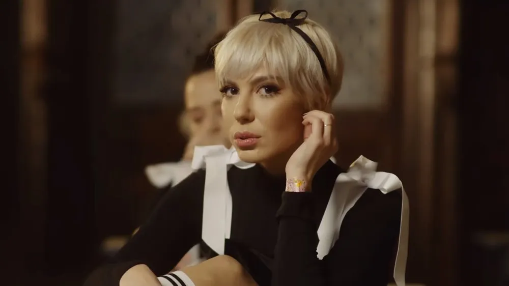 sore in videoclip