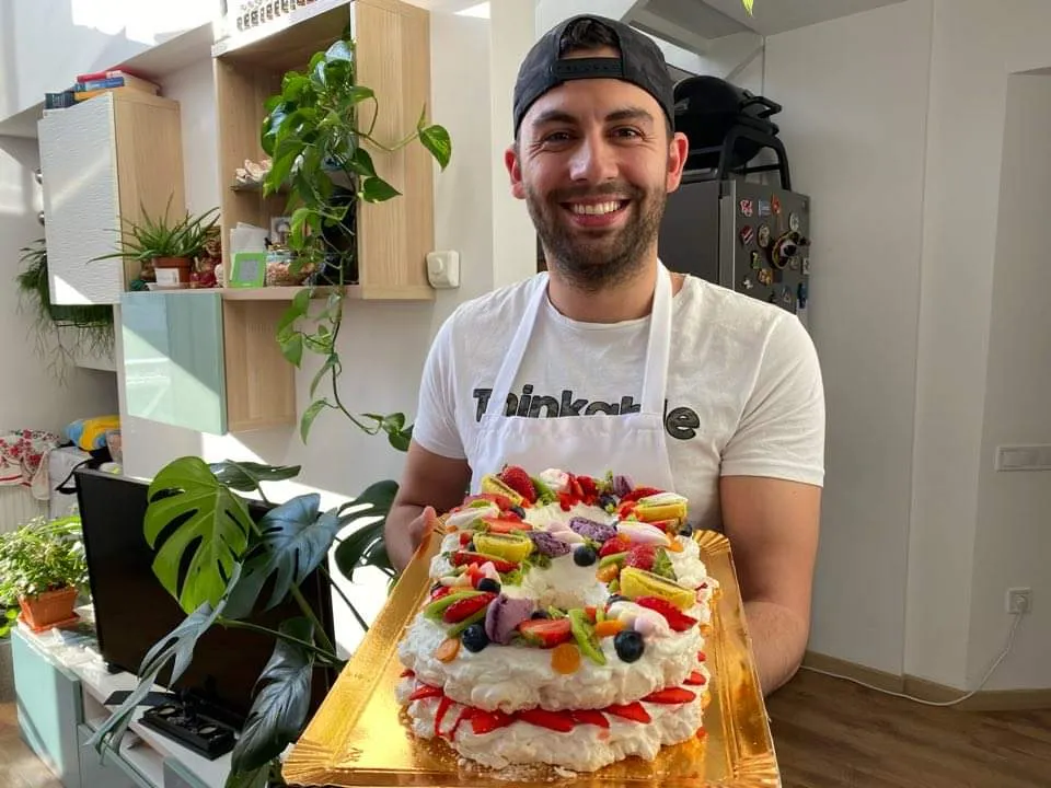 un tort in forma de opt de la elian mita
