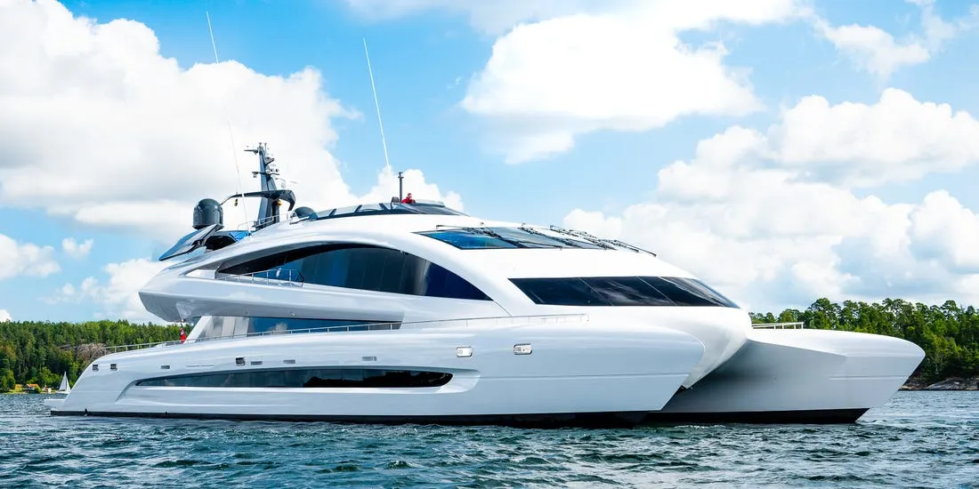 Catamaran Royal Falcon One