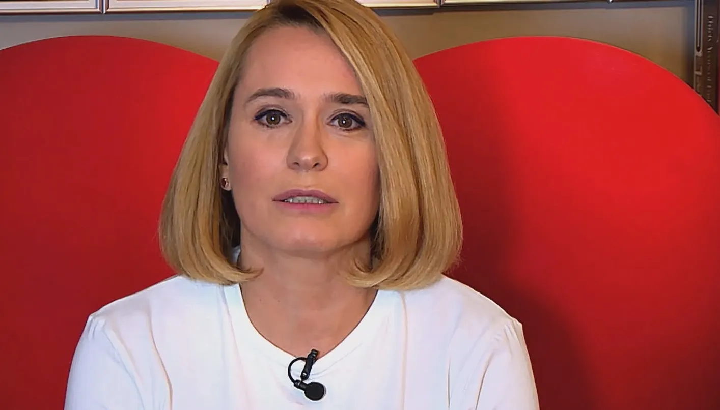 andreea esca - bolnava de covid