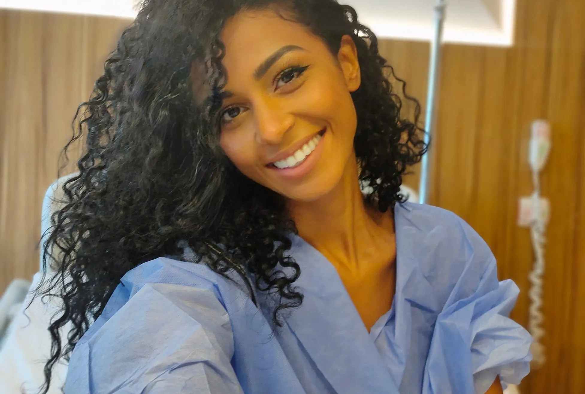 majda aboulumosha pe patul de spital