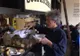 Jon Bon Jovi oferă mâncare gratuită oamenilor fără venituri în restaurantele sale