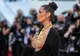 Bella Hadid - fata cu „plămânii de aur” pe covorul roșu de la Cannes
