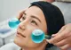 Globuri de gheață: accesoriile aprobate de Cindy Crawford care promit o piele perfectă
