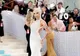 MET GALA. Doja Cat se transformă în Choupette, pisica lui Karl Lagerfeld