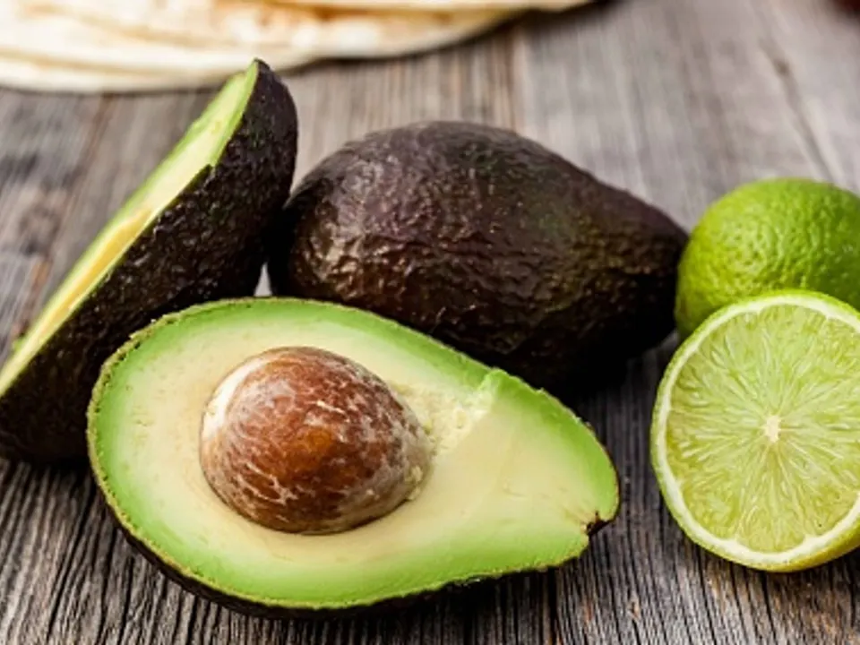 Ce se întâmplă în organism dacă mănânci avocado în fiecare zi. Beneficiile și efectele consumului regulat