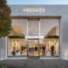 Versace se întoarce la Săptămâna Modei Haute Couture după 10 ani
